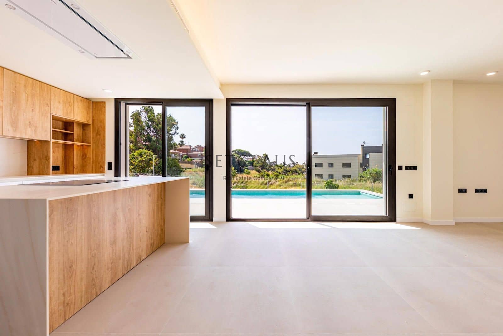 4 makuuhuone Huvila myytävänä paikassa Teia mukana uima-altaan 
autotalli - 1 100 000 € (Ref: 6965615)