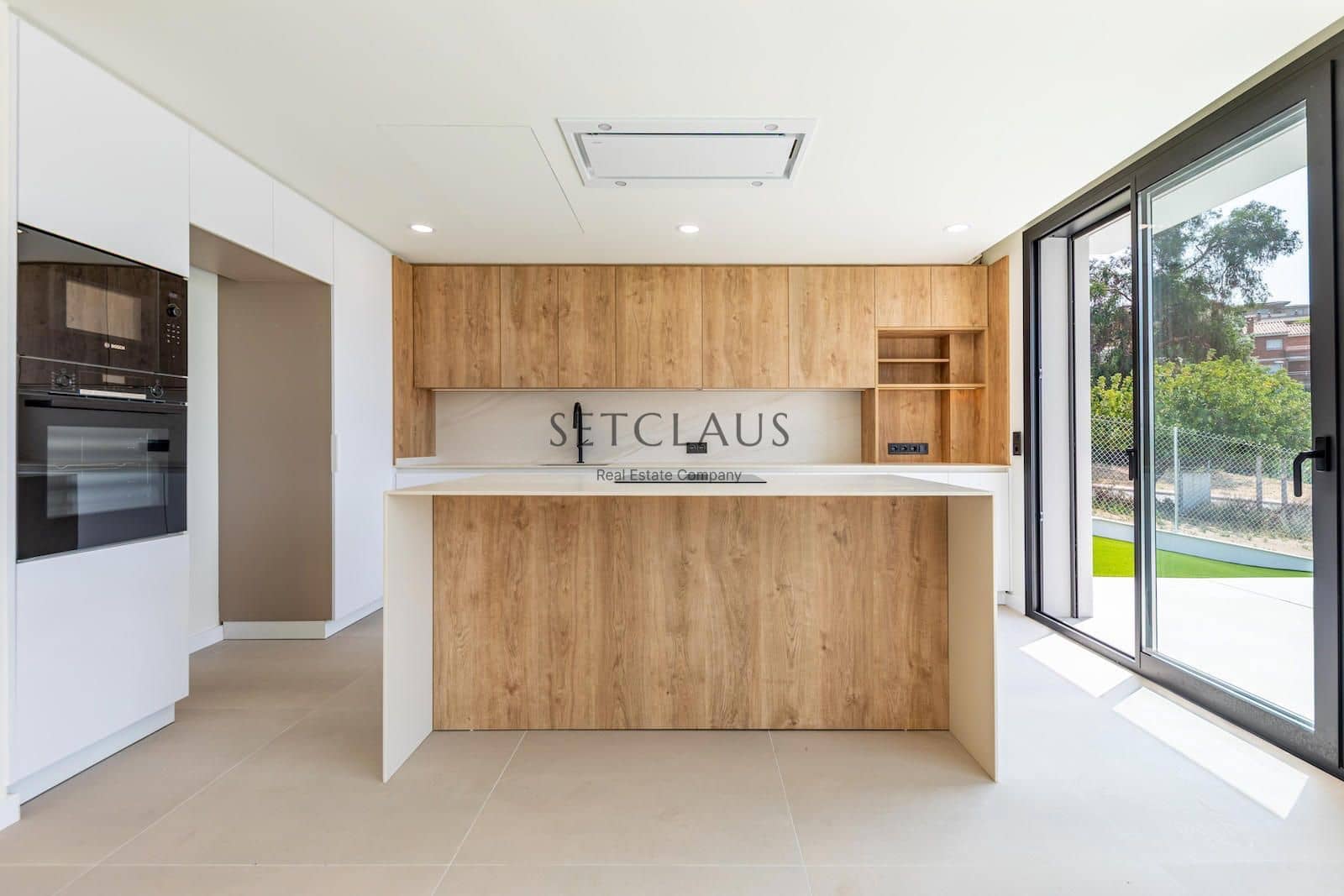 4 makuuhuone Huvila myytävänä paikassa Teia mukana uima-altaan 
autotalli - 1 100 000 € (Ref: 6965615)