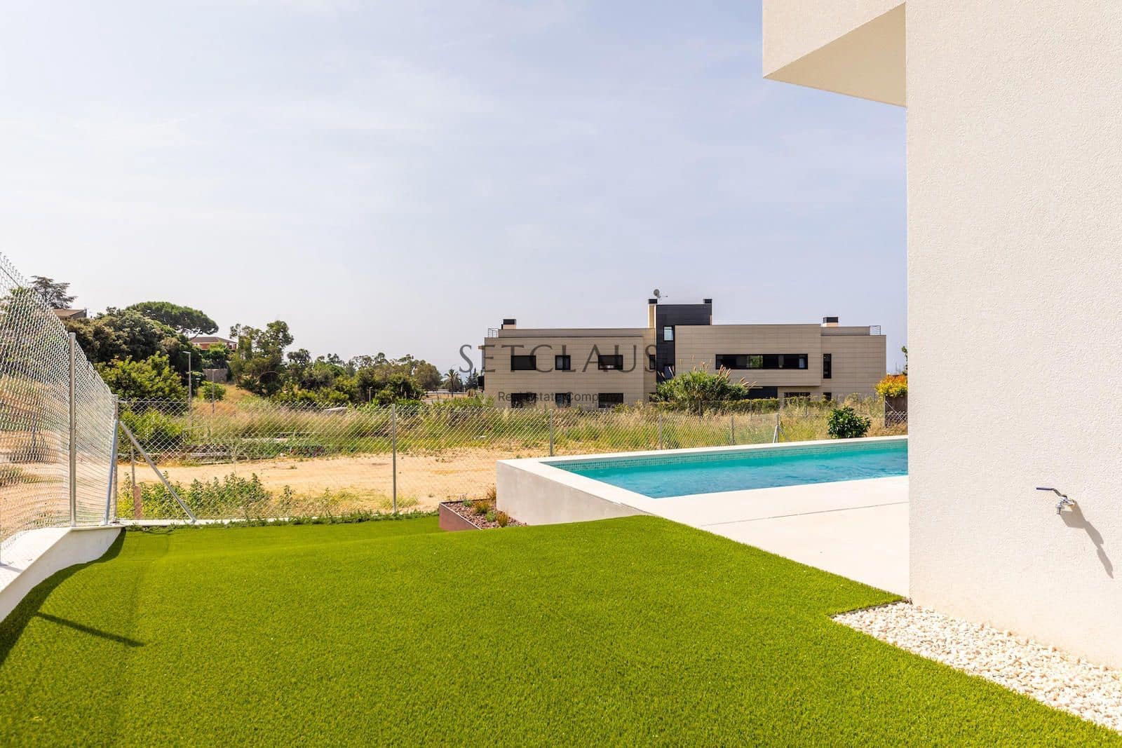 4 makuuhuone Huvila myytävänä paikassa Teia mukana uima-altaan 
autotalli - 1 100 000 € (Ref: 6965615)