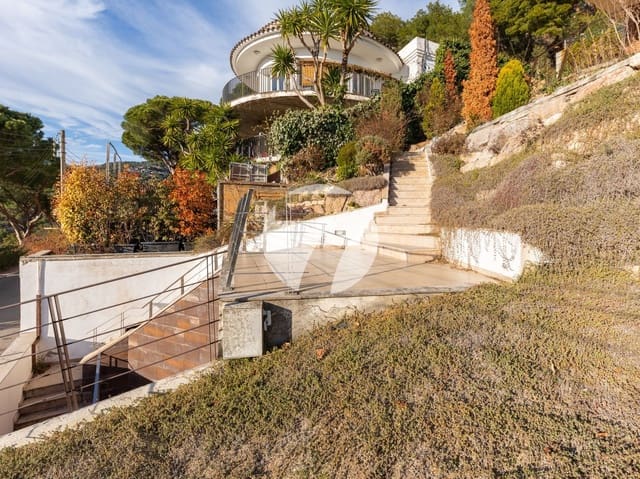 4 soverom Villa til salgs i Cabrils med svømmebasseng garasje - € 980 000 (Ref: 7426681)