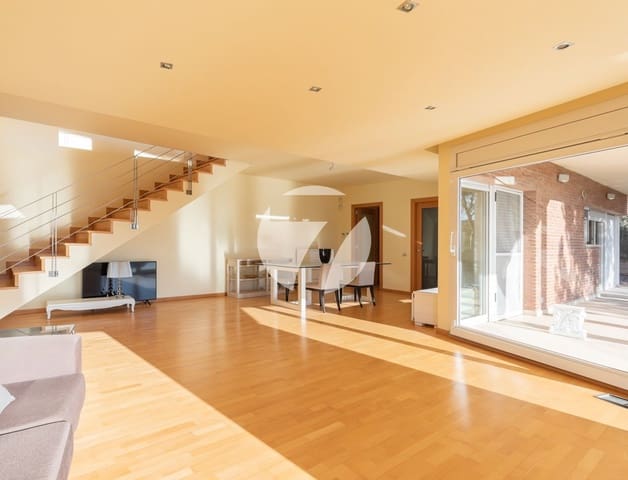 4 soverom Villa til salgs i Cabrils med svømmebasseng garasje - € 980 000 (Ref: 7426681)