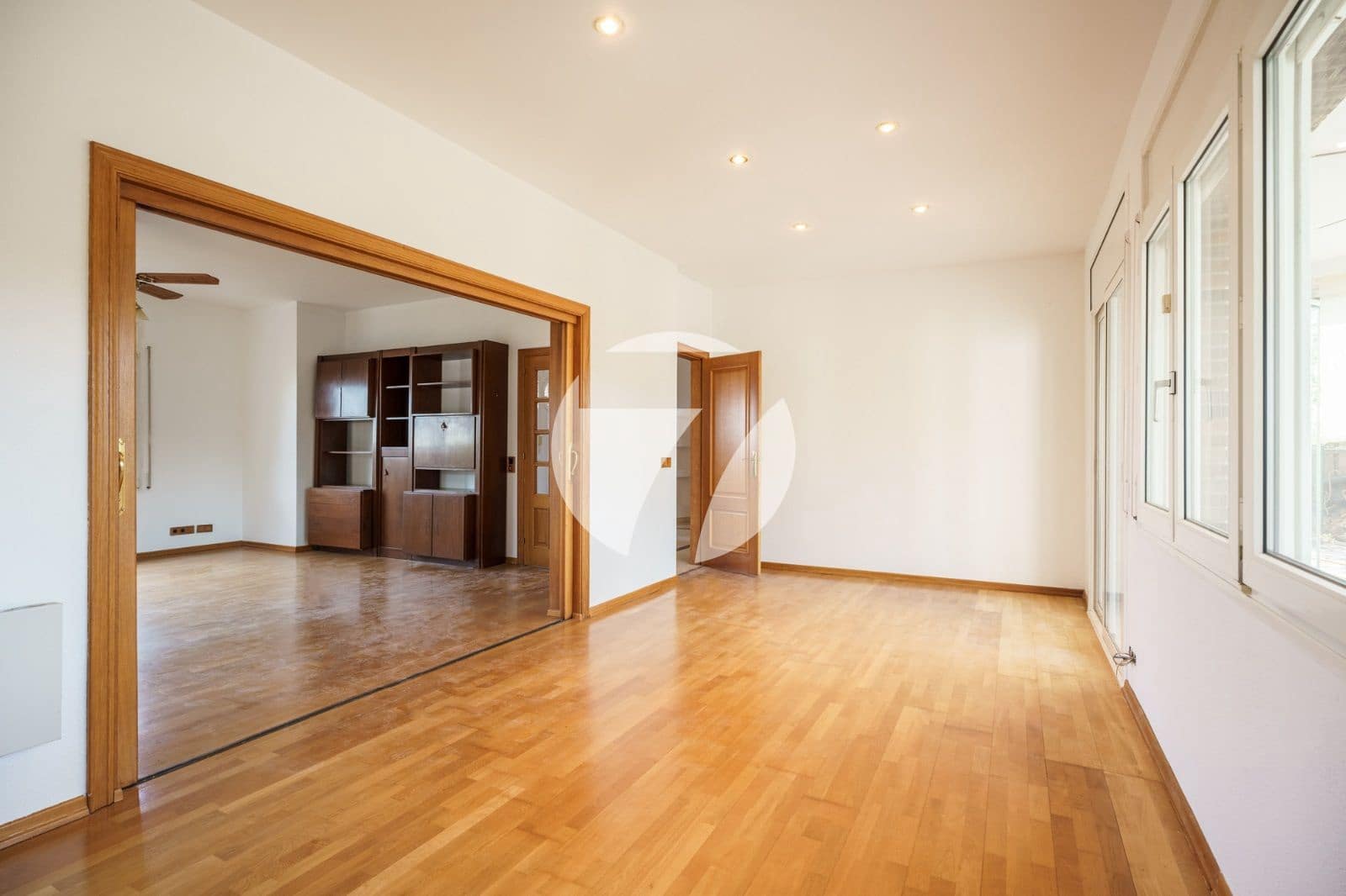 5 soveværelse Villa til salg i Teia med swimmingpool - € 1.780.000 (Ref: 7733659)