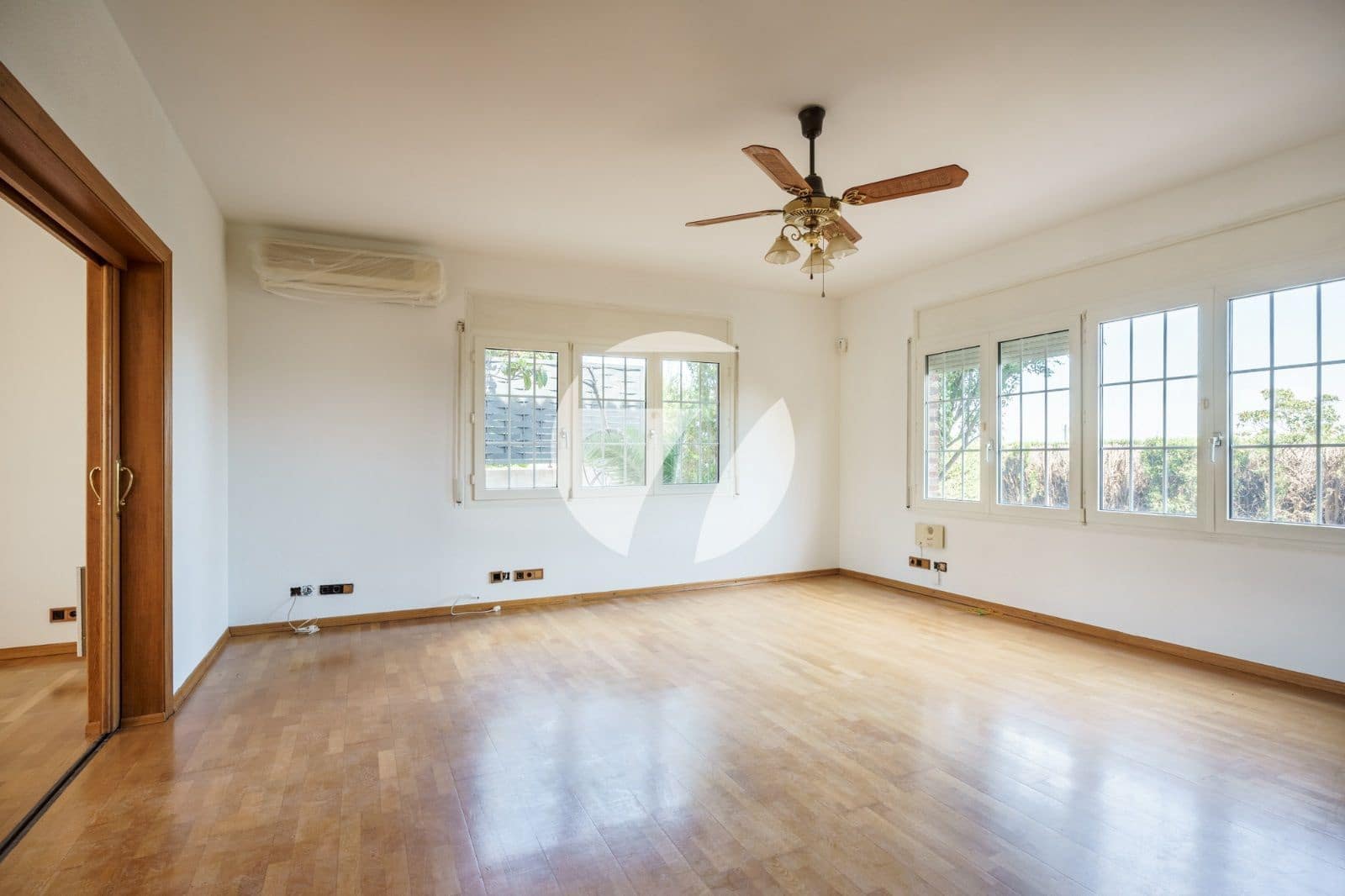 5 soveværelse Villa til salg i Teia med swimmingpool - € 1.780.000 (Ref: 7733659)