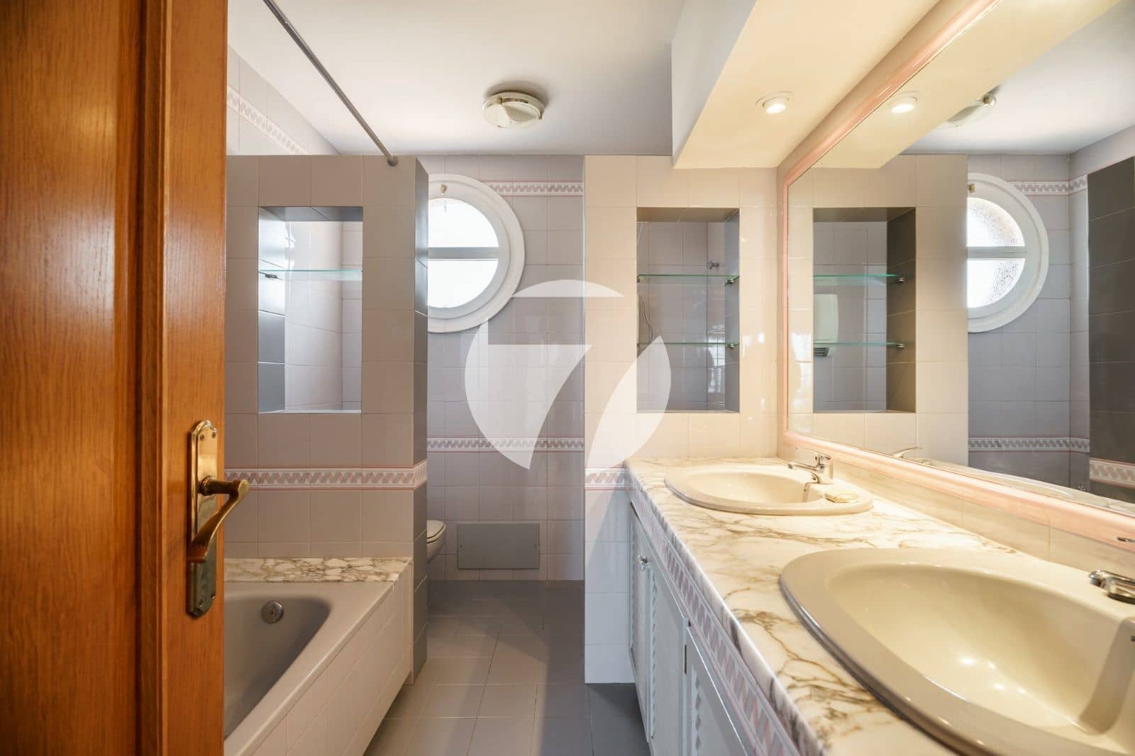 5 soveværelse Villa til salg i Teia med swimmingpool - € 1.780.000 (Ref: 7733659)