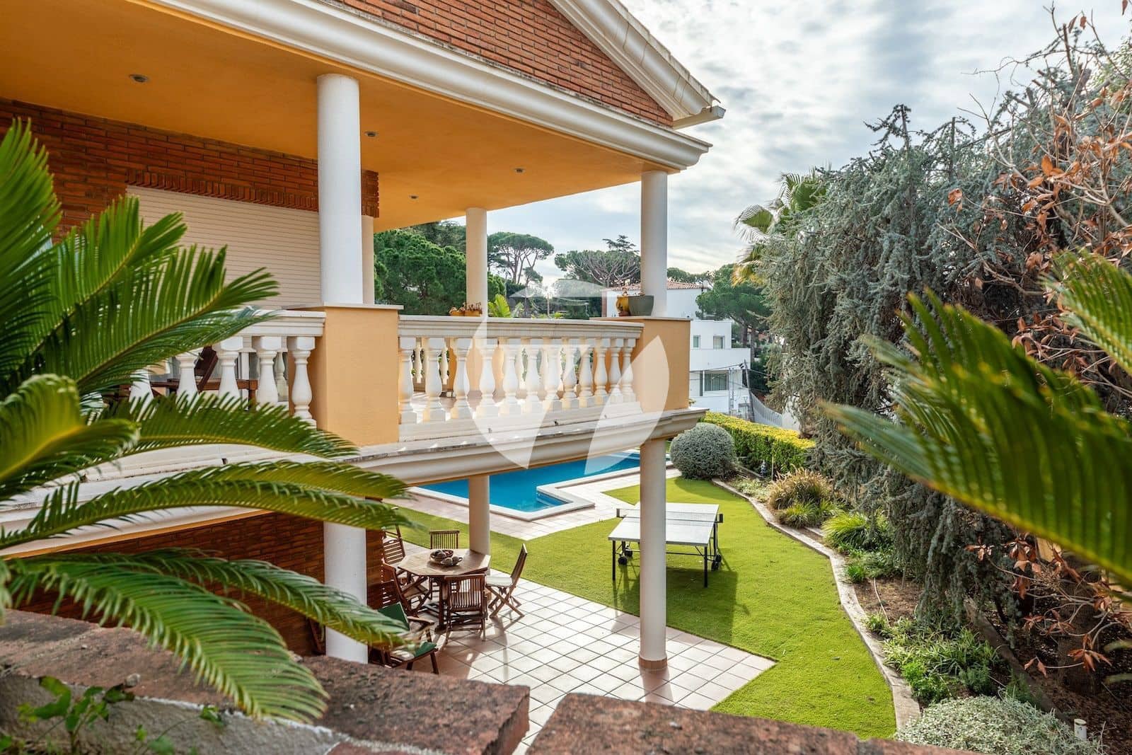 5 soveværelse Villa til salg i Premia de Dalt med swimmingpool garage - € 995.000 (Ref: 8035016)