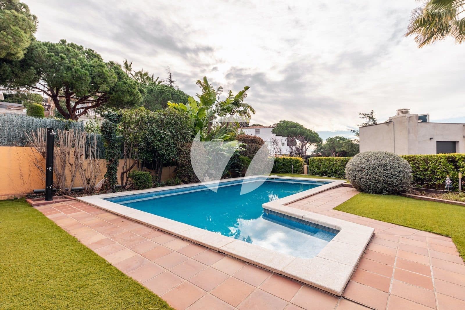 5 soveværelse Villa til salg i Premia de Dalt med swimmingpool garage - € 995.000 (Ref: 8035016)