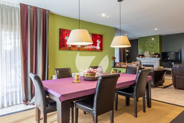 5 soverom Villa til salgs i Premià de Dalt med svømmebasseng garasje - € 995 000 (Ref: 8035016)