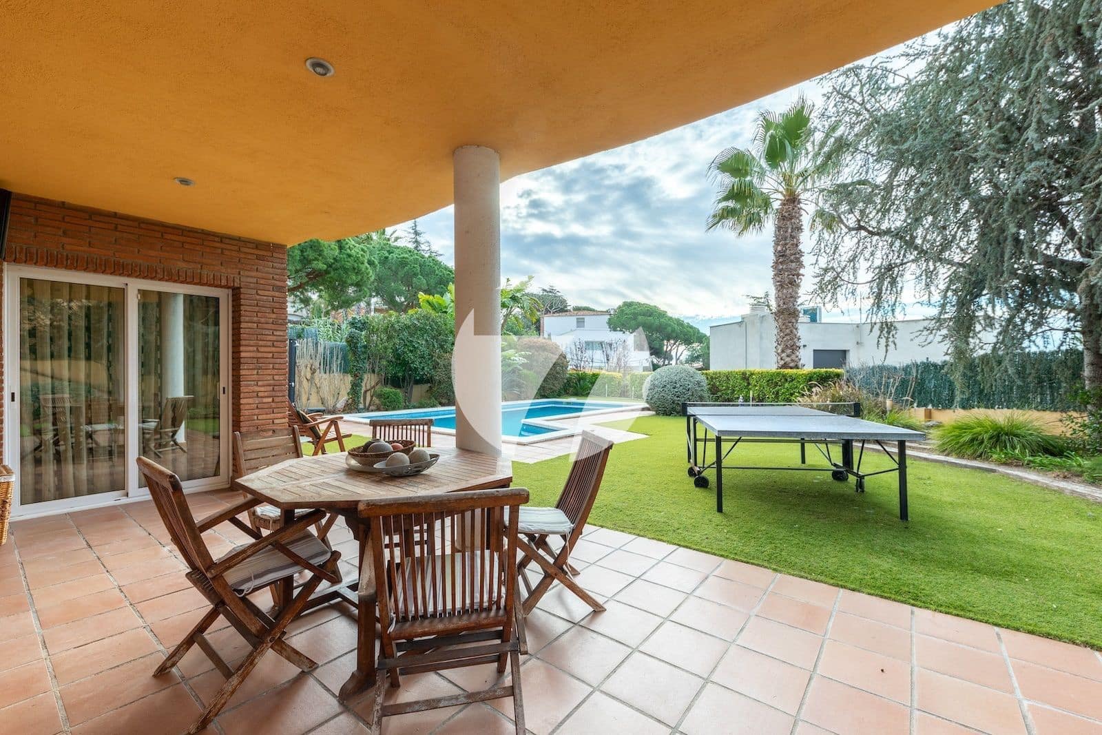 5 soveværelse Villa til salg i Premia de Dalt med swimmingpool garage - € 995.000 (Ref: 8035016)