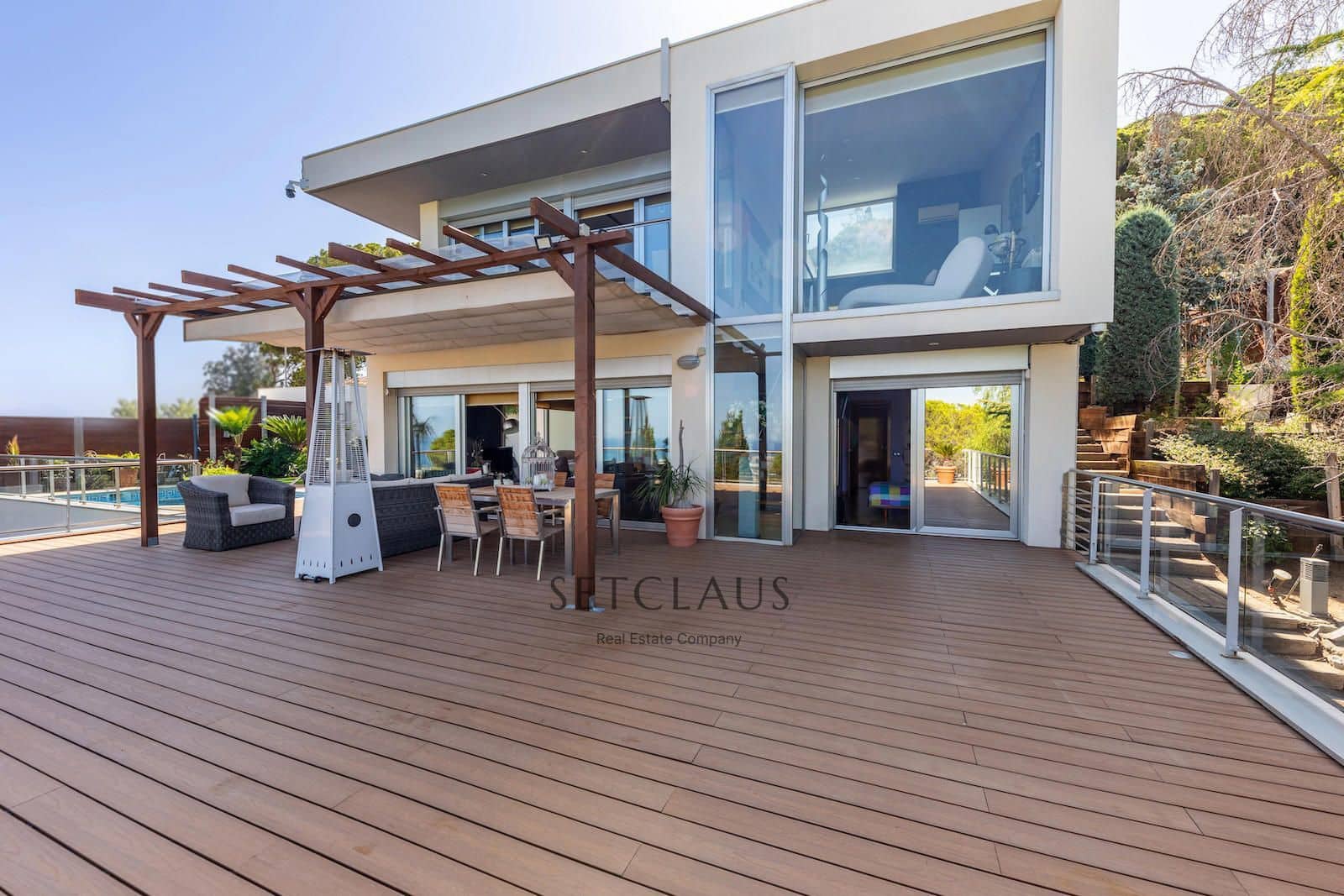 5 bedroom Villa for sale in Premia de Dalt with garage - € 1,350,000 (Ref: 8456467)