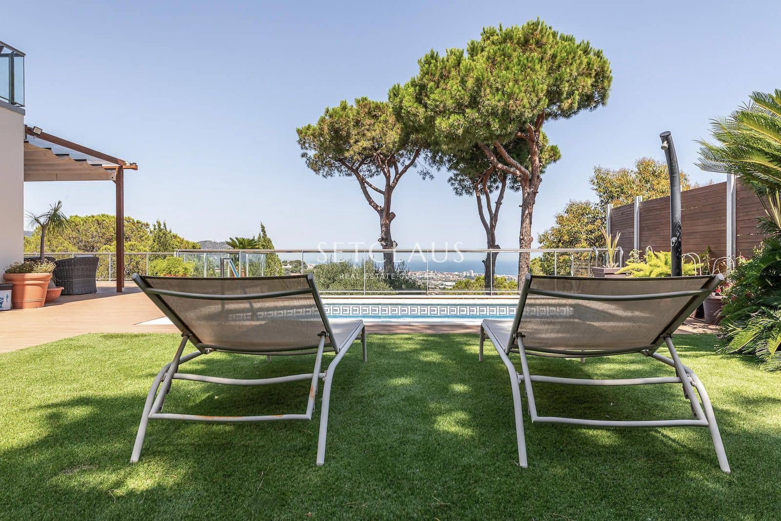 5 bedroom Villa for sale in Premia de Dalt with garage - € 1,350,000 (Ref: 8456467)