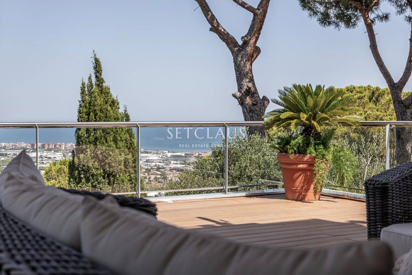 5 bedroom Villa for sale in Premia de Dalt with garage - € 1,350,000 (Ref: 8456467)
