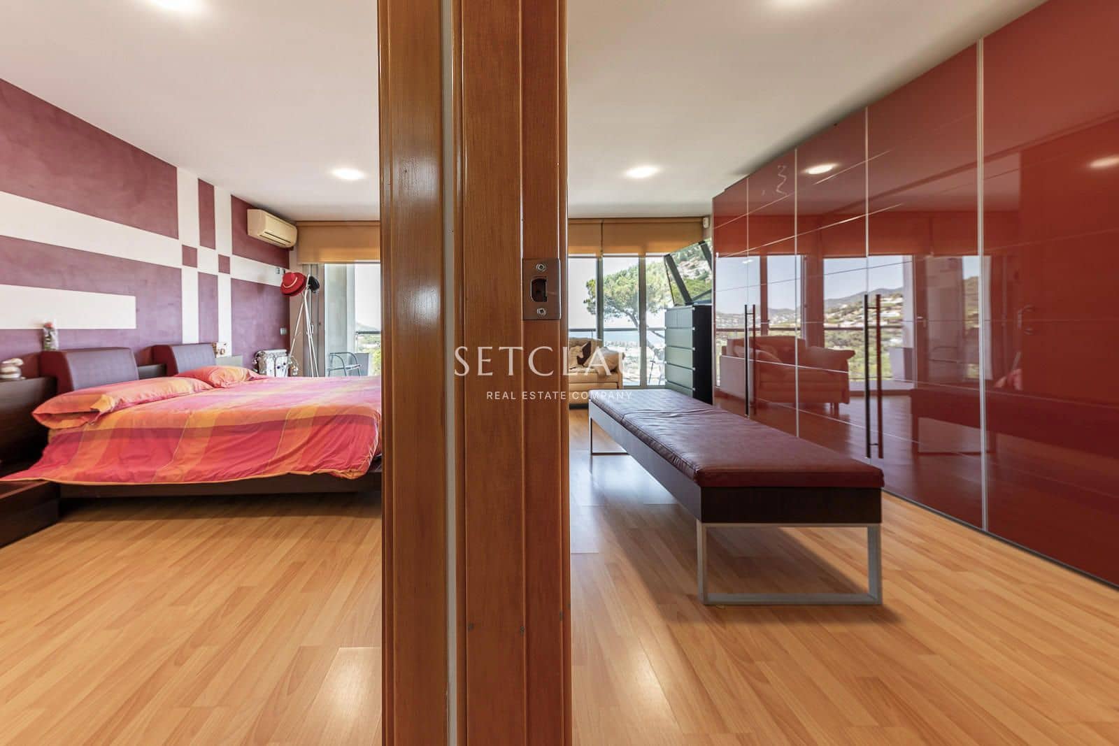5 bedroom Villa for sale in Premia de Dalt with garage - € 1,350,000 (Ref: 8456467)