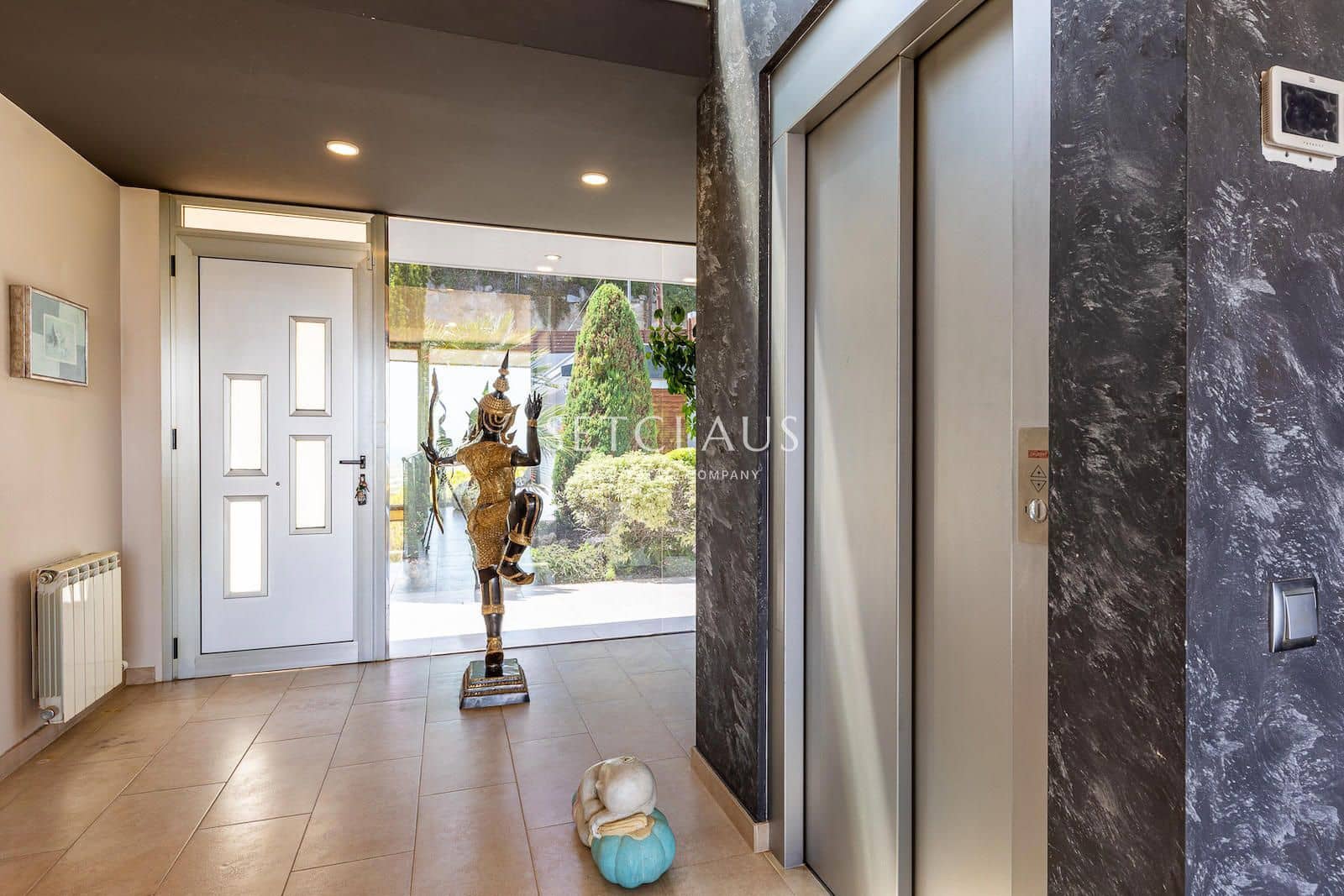 5 bedroom Villa for sale in Premia de Dalt with garage - € 1,350,000 (Ref: 8456467)