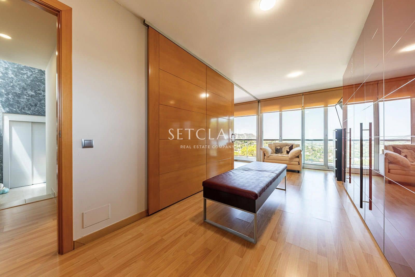 5 bedroom Villa for sale in Premia de Dalt with garage - € 1,350,000 (Ref: 8456467)