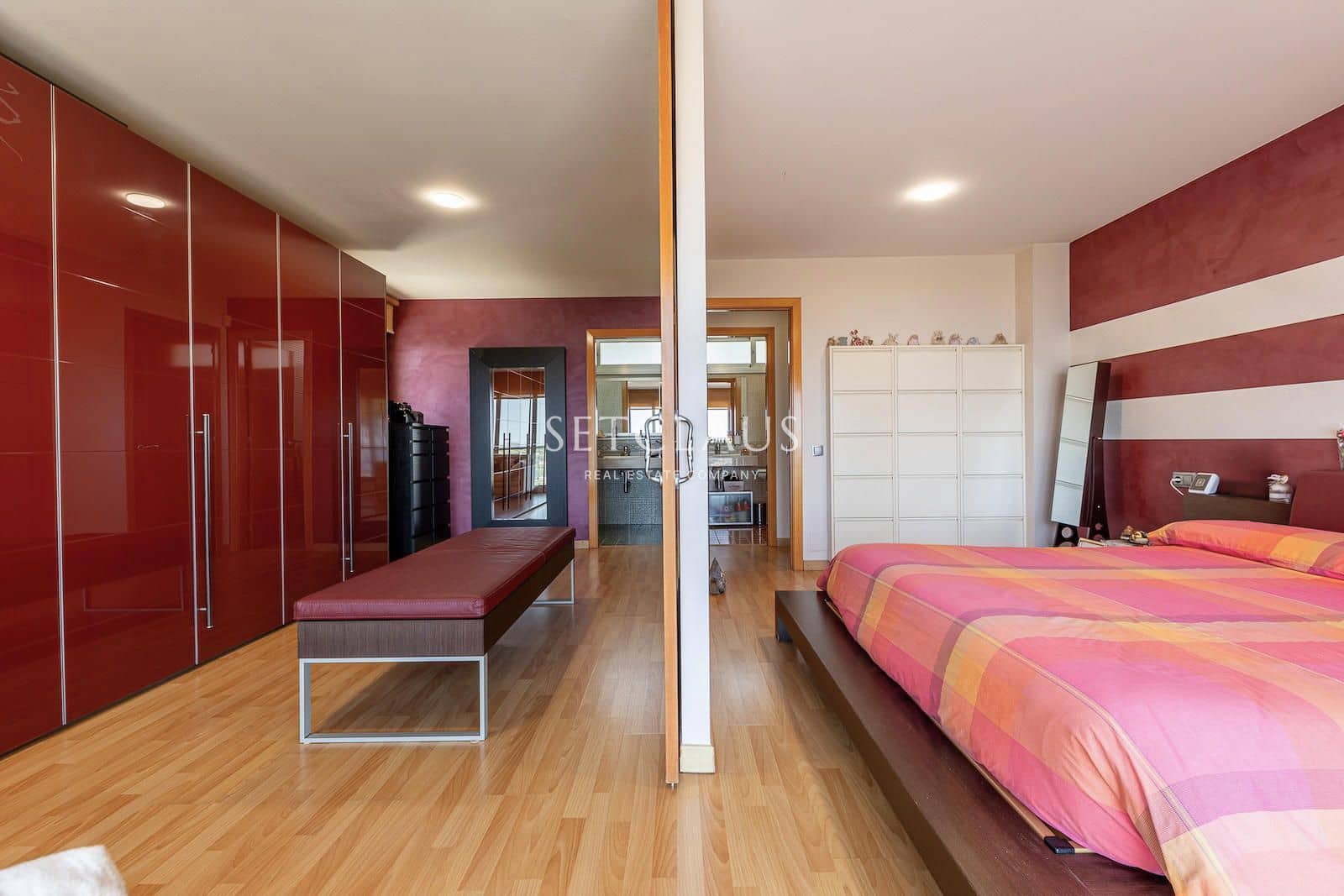 5 bedroom Villa for sale in Premia de Dalt with garage - € 1,350,000 (Ref: 8456467)