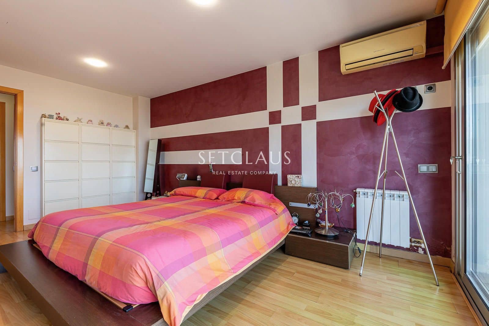 5 bedroom Villa for sale in Premia de Dalt with garage - € 1,350,000 (Ref: 8456467)