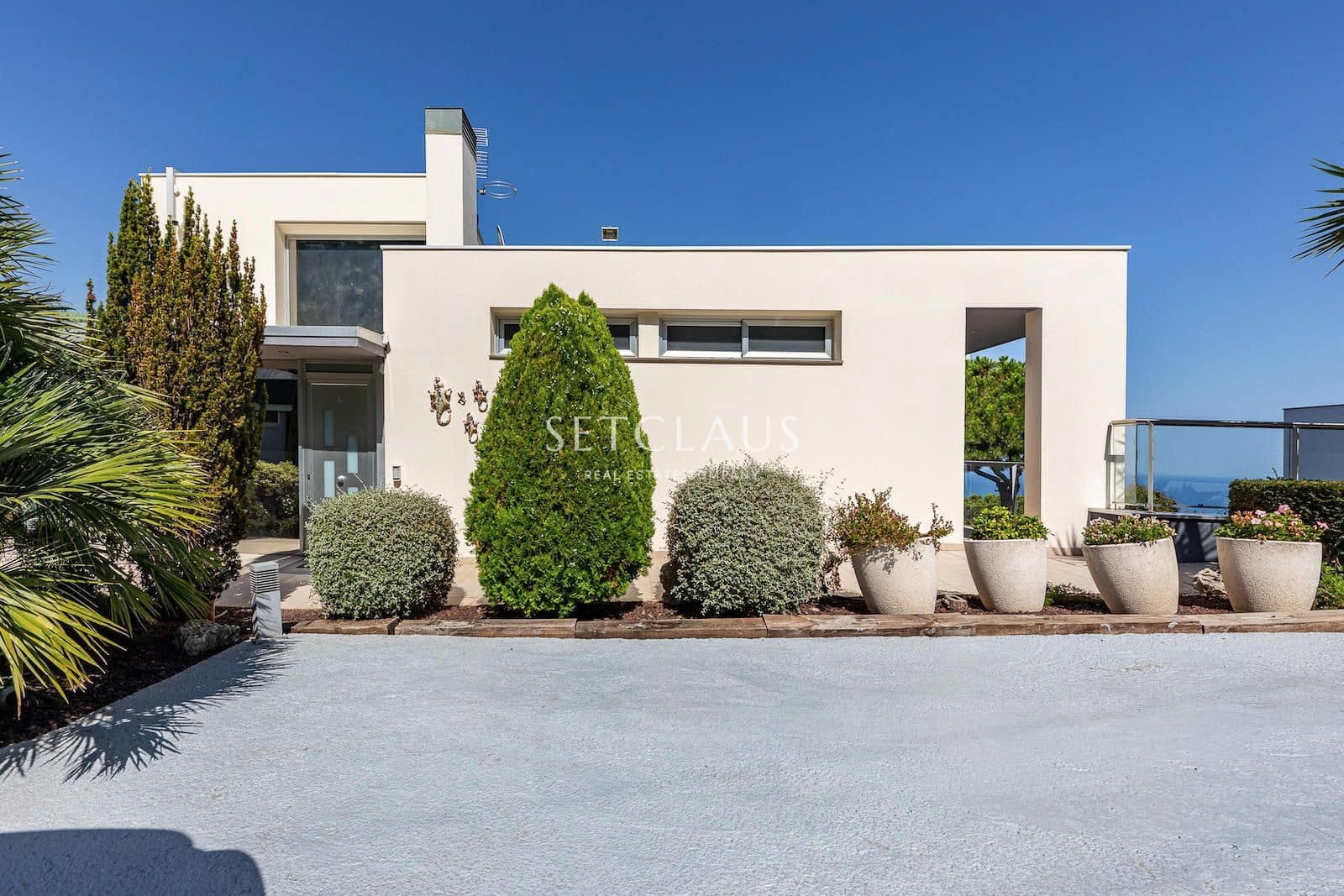 5 bedroom Villa for sale in Premia de Dalt with garage - € 1,350,000 (Ref: 8456467)