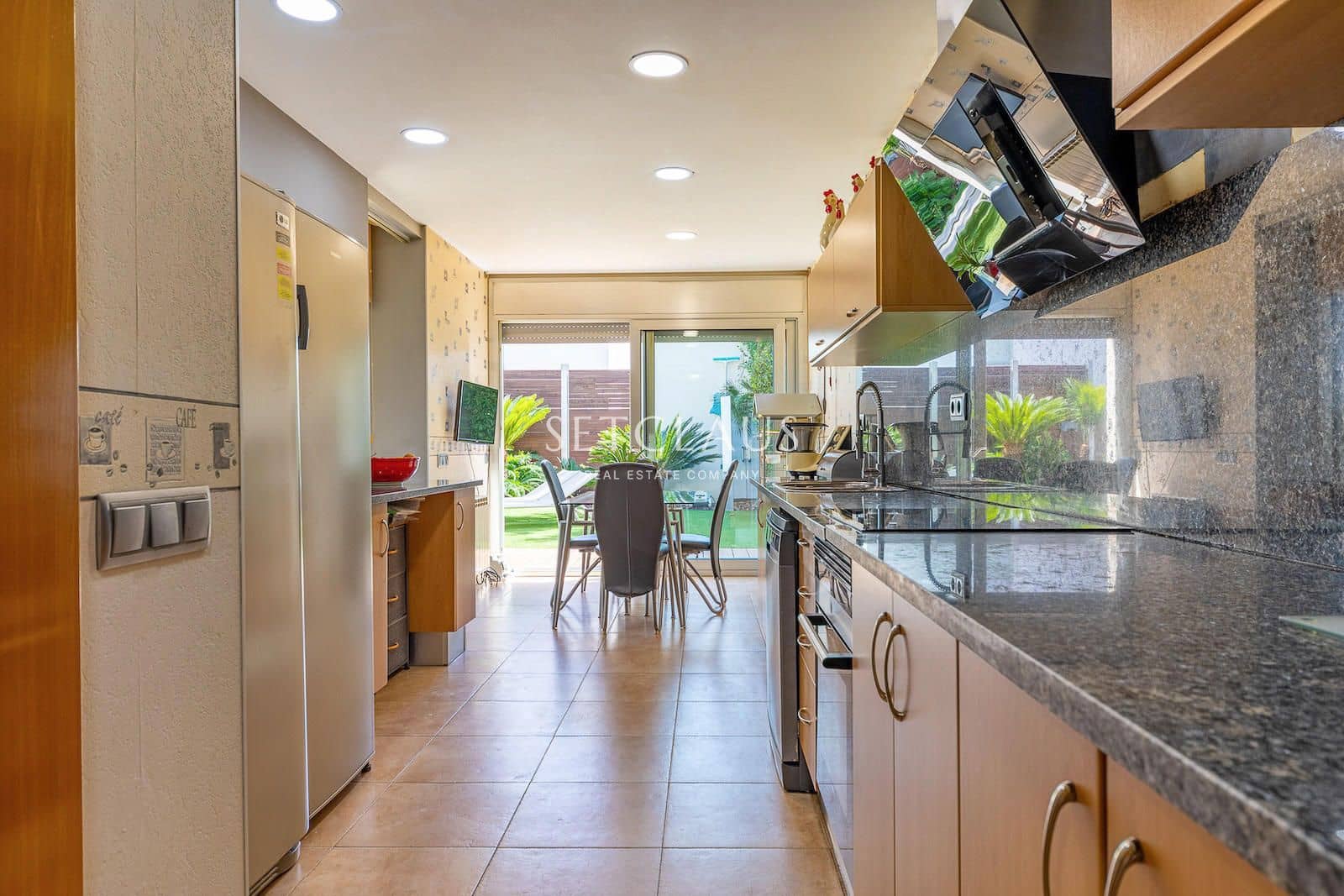 5 bedroom Villa for sale in Premia de Dalt with garage - € 1,350,000 (Ref: 8456467)