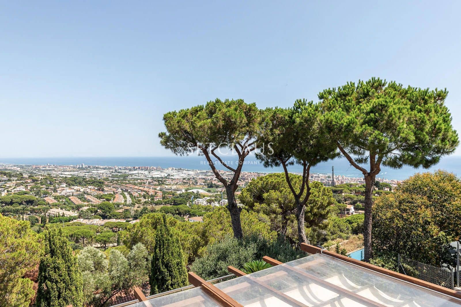 5 bedroom Villa for sale in Premia de Dalt with garage - € 1,350,000 (Ref: 8456467)