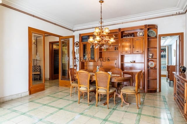 8 soveværelse Villa til salg i El Masnou - € 690.000 (Ref: 8506261)