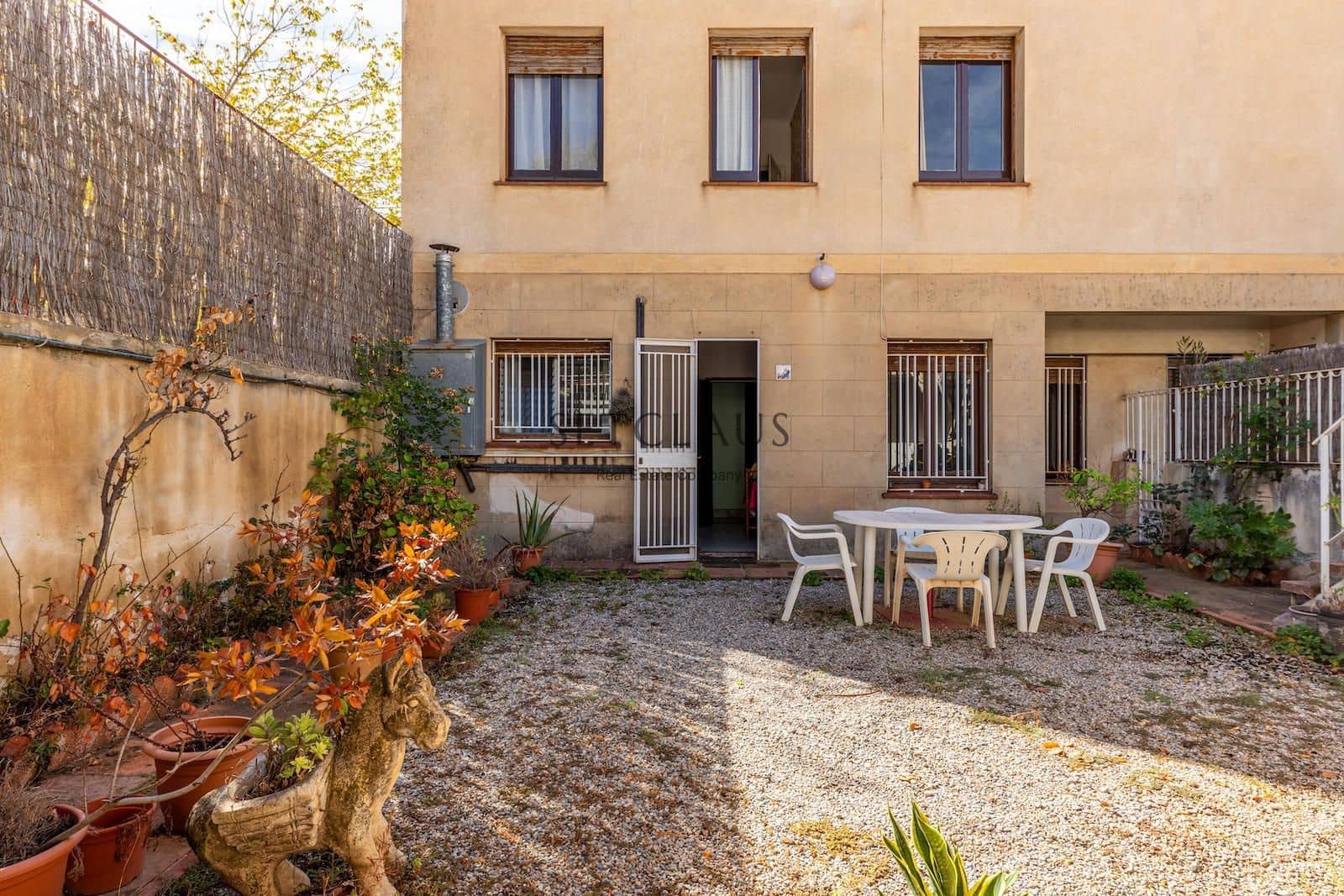 8 soveværelse Villa til salg i El Masnou - € 690.000 (Ref: 8506261)