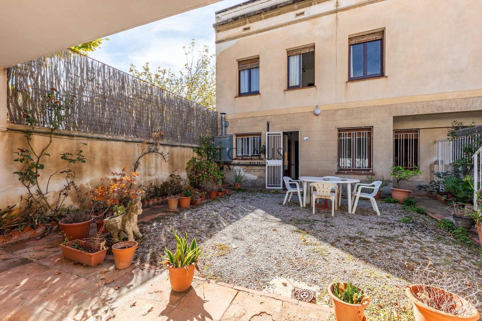 8 soveværelse Villa til salg i El Masnou - € 690.000 (Ref: 8506261)