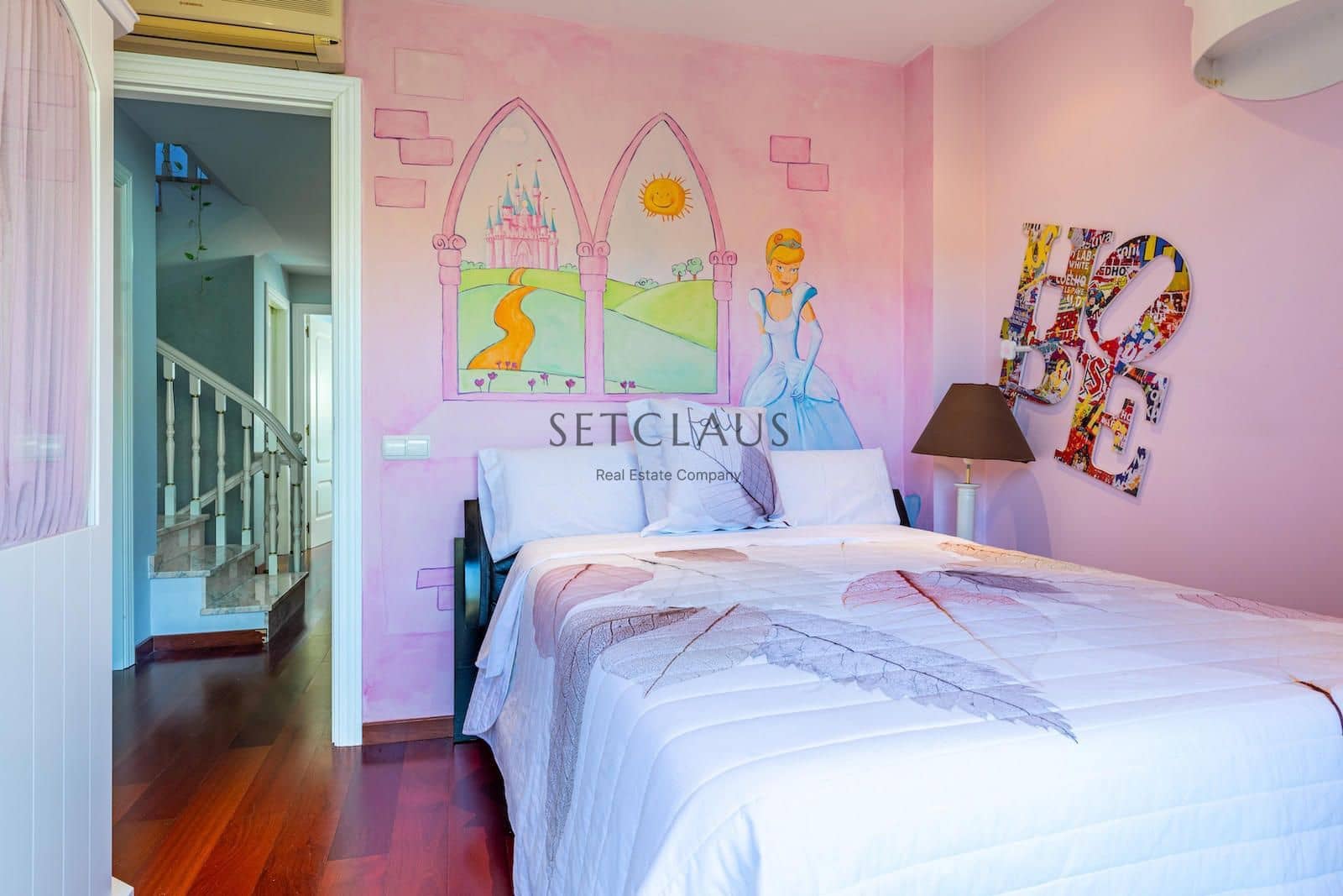 5 soverom Villa til salgs i Tiana med svømmebasseng garasje - € 850 000 (Ref: 8548706)