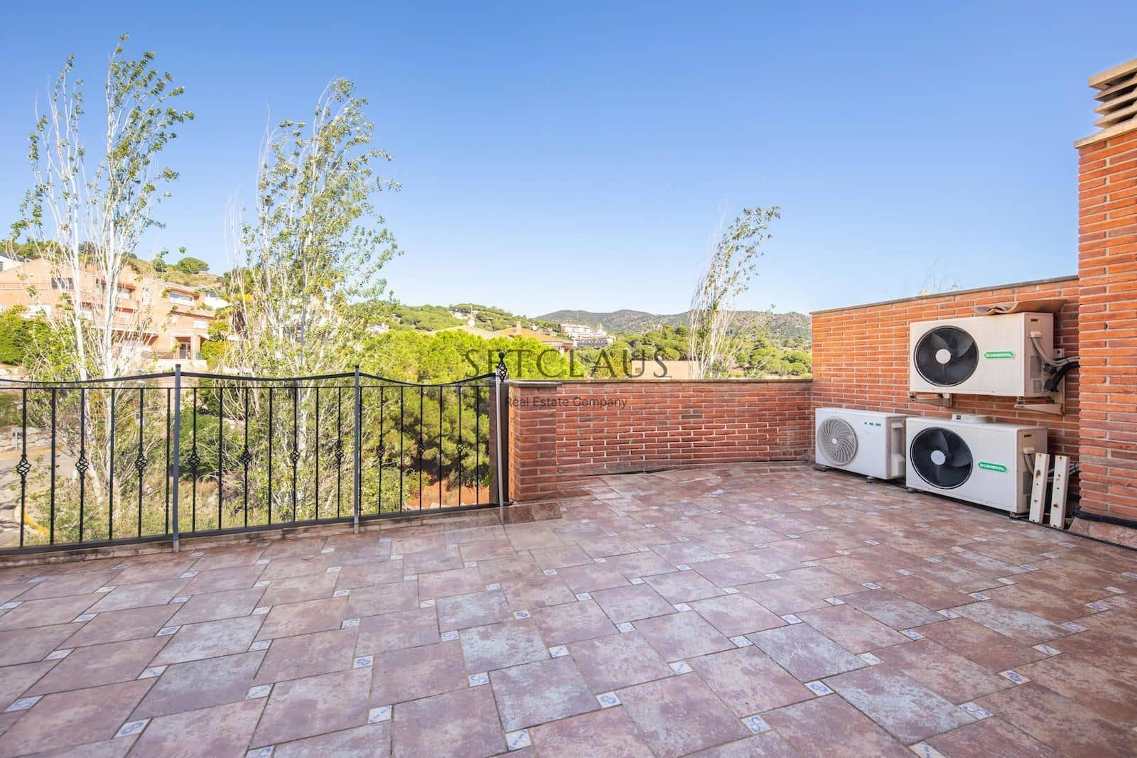 5 soverom Villa til salgs i Tiana med svømmebasseng garasje - € 850 000 (Ref: 8548706)