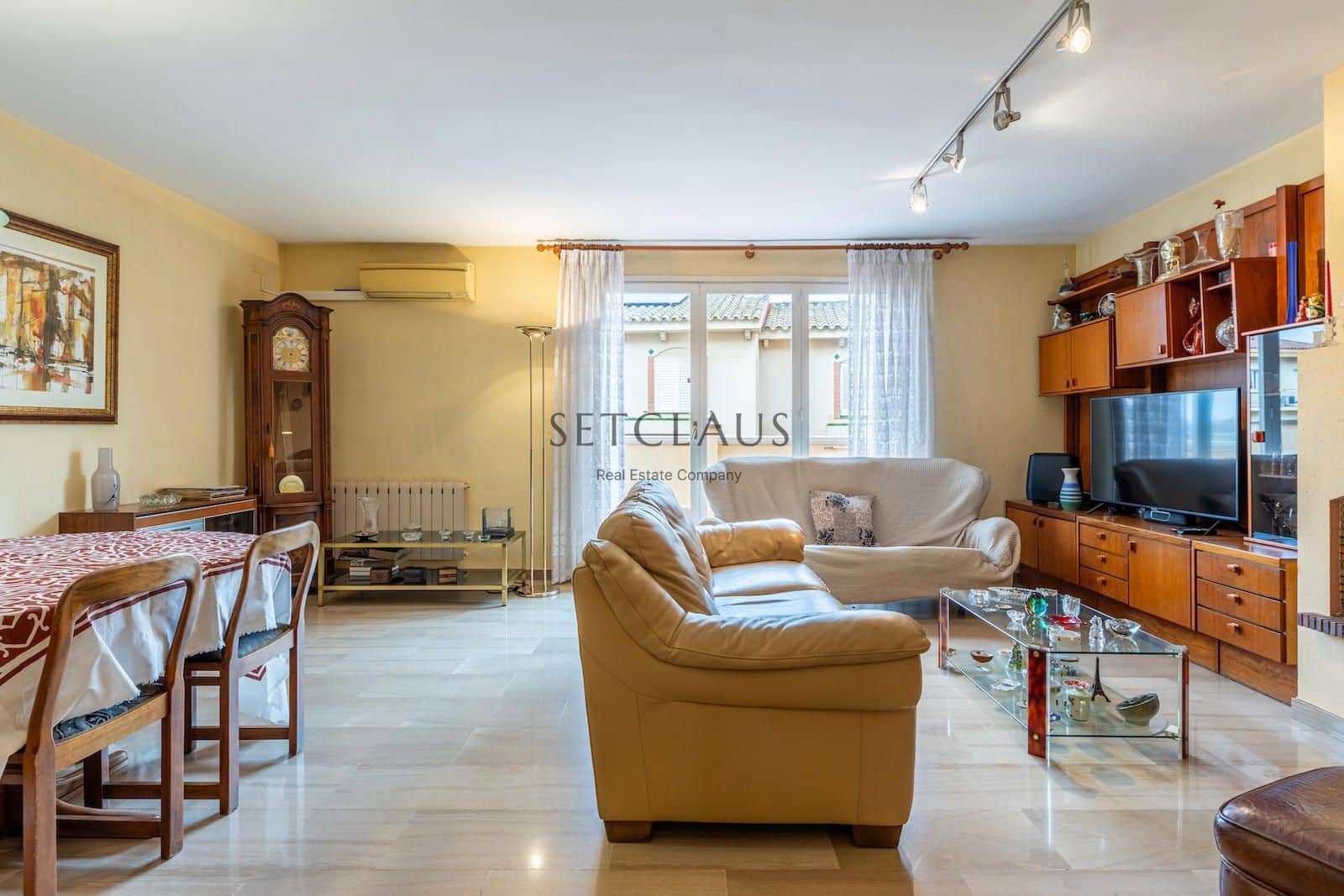 4 soveværelse Byhus til salg i Tiana med swimmingpool garage - € 690.000 (Ref: 8640346)