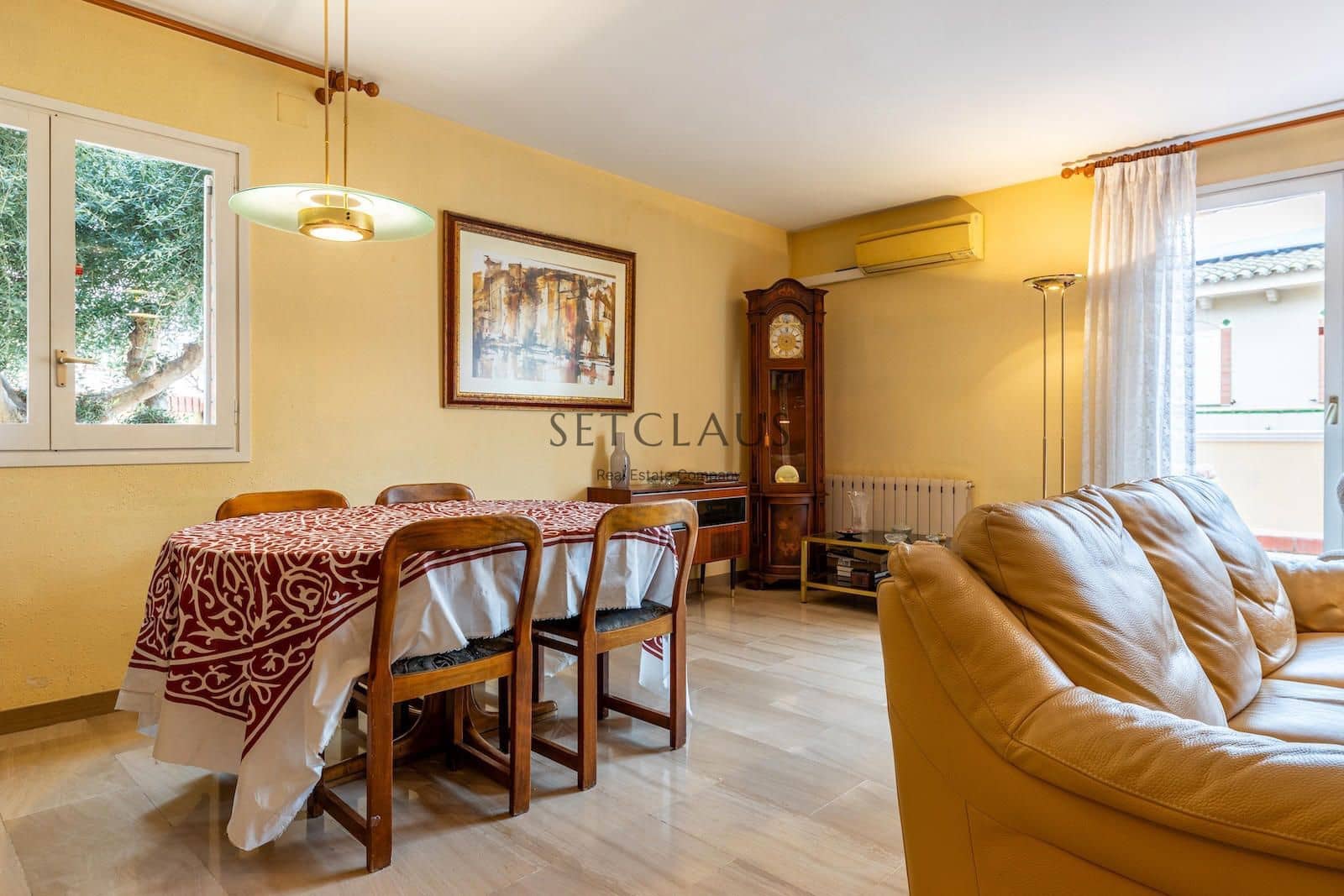 4 soveværelse Byhus til salg i Tiana med swimmingpool garage - € 690.000 (Ref: 8640346)