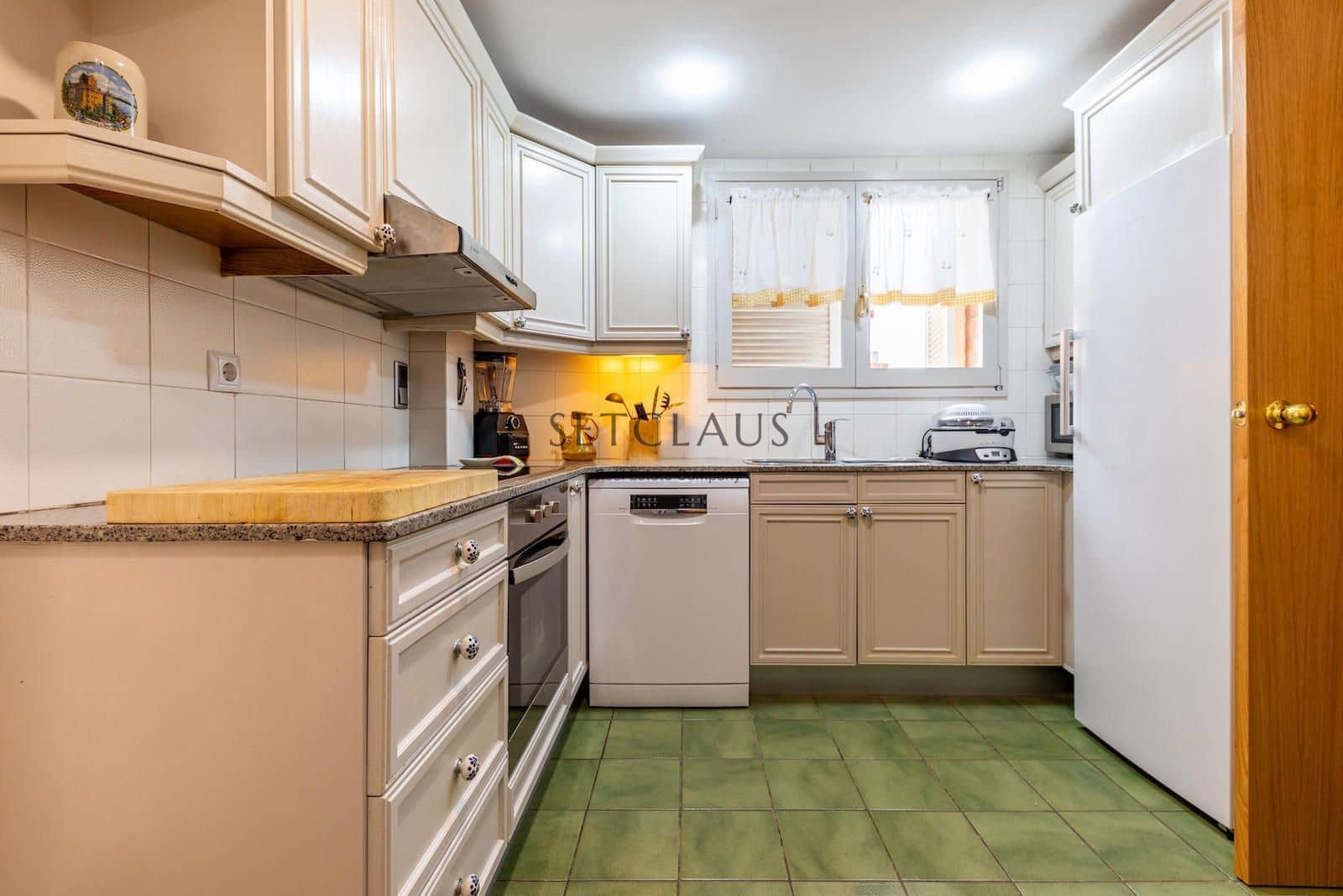 4 soveværelse Byhus til salg i Tiana med swimmingpool garage - € 690.000 (Ref: 8640346)