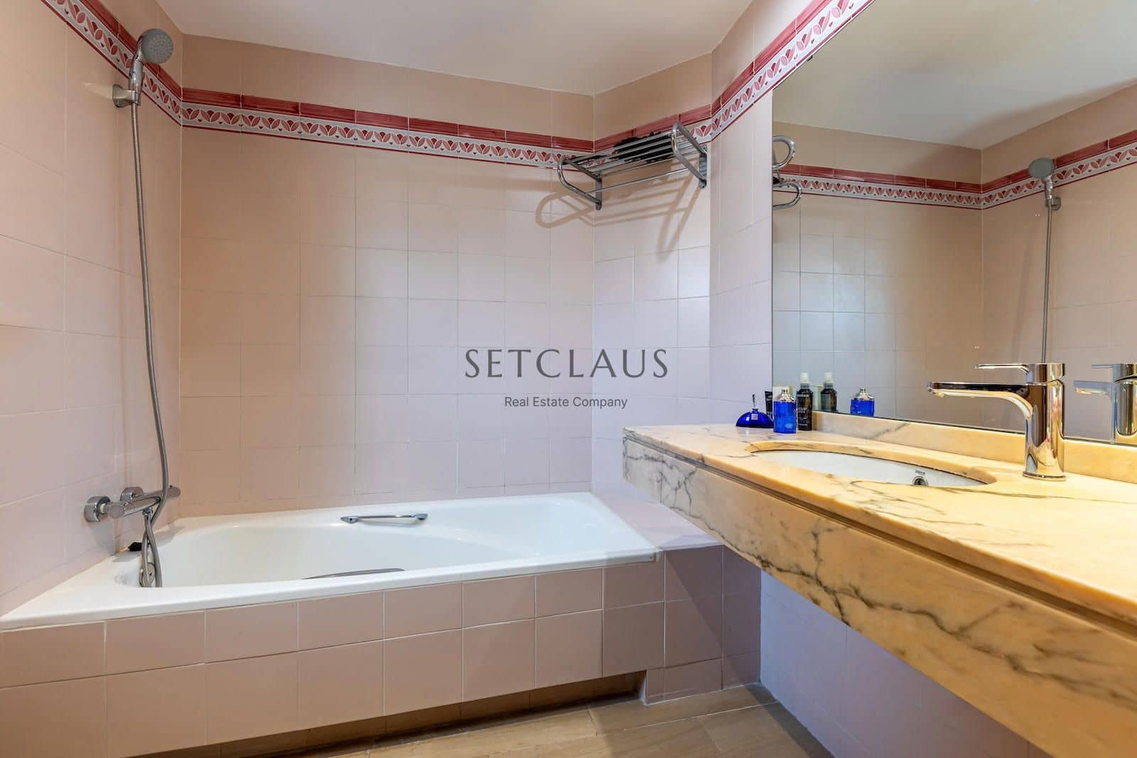 4 soveværelse Byhus til salg i Tiana med swimmingpool garage - € 690.000 (Ref: 8640346)