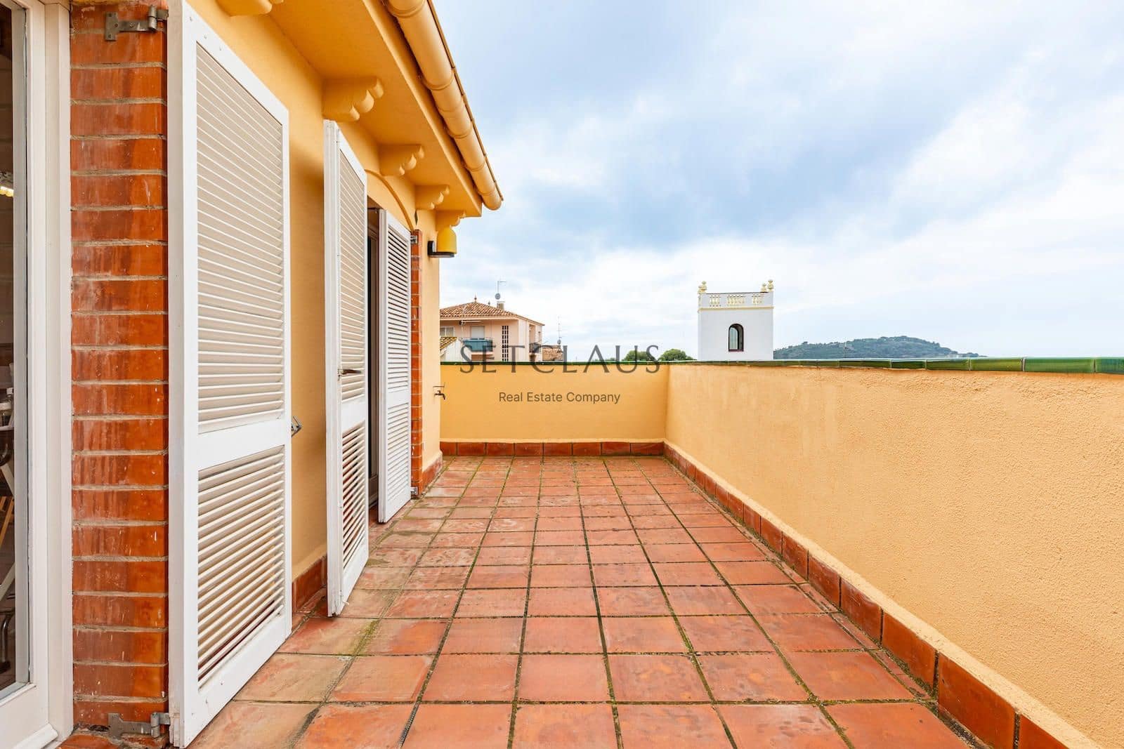 4 soveværelse Byhus til salg i Tiana med swimmingpool garage - € 690.000 (Ref: 8640346)