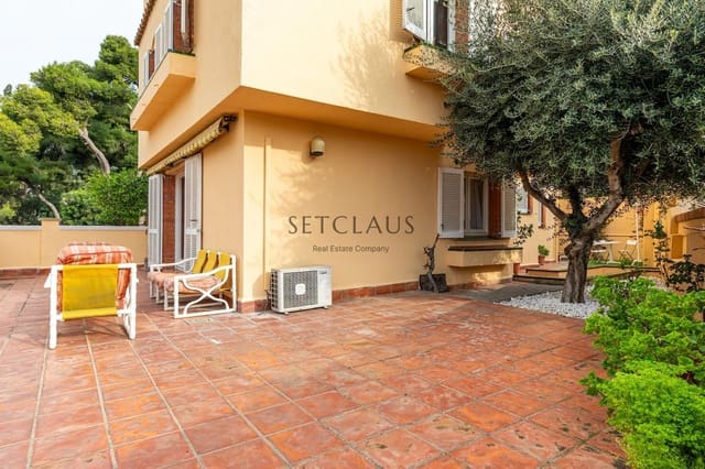 4 bedroom Townhouse for sale in Tiana with pool garage - € 690,000 (Ref: 8640346)