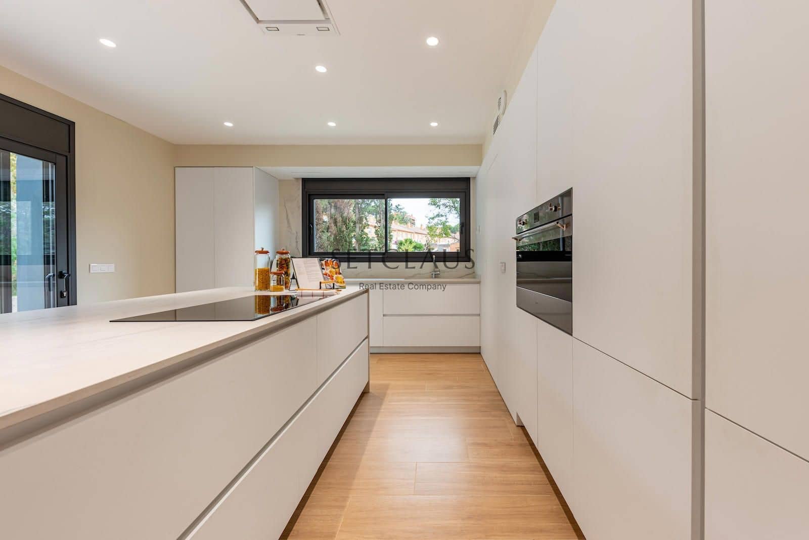 4 soveværelse Villa til salg i Tiana med swimmingpool - € 1.900.000 (Ref: 8649022)