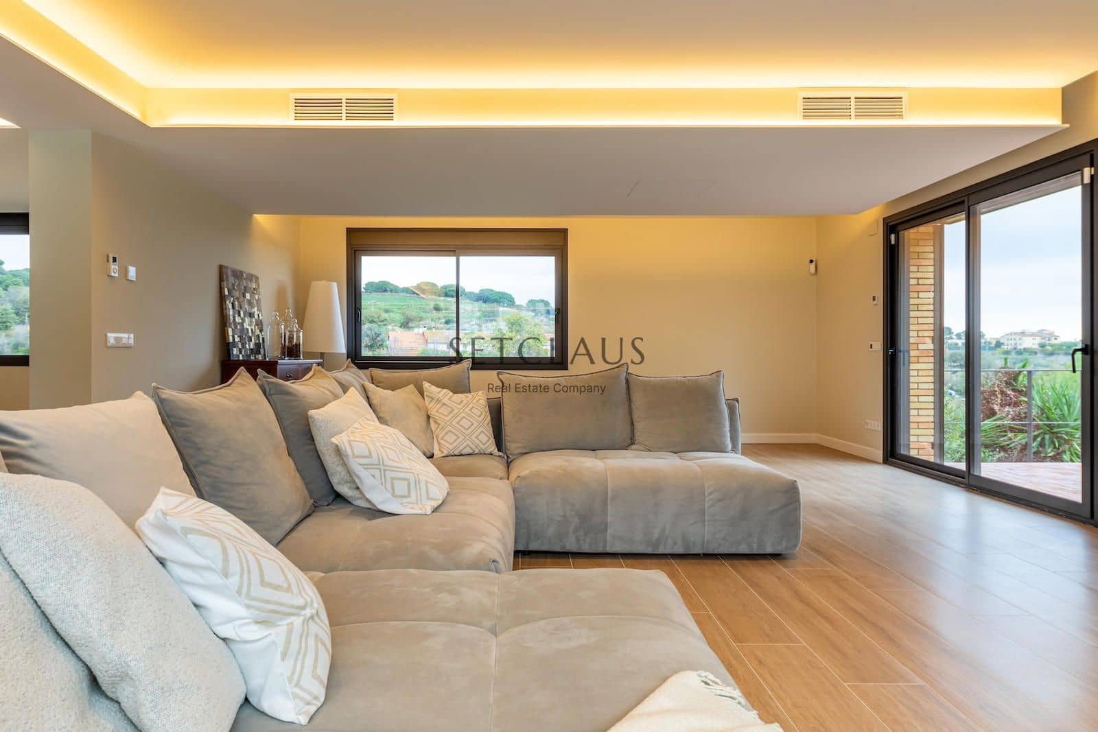 4 soveværelse Villa til salg i Tiana med swimmingpool - € 1.900.000 (Ref: 8649022)