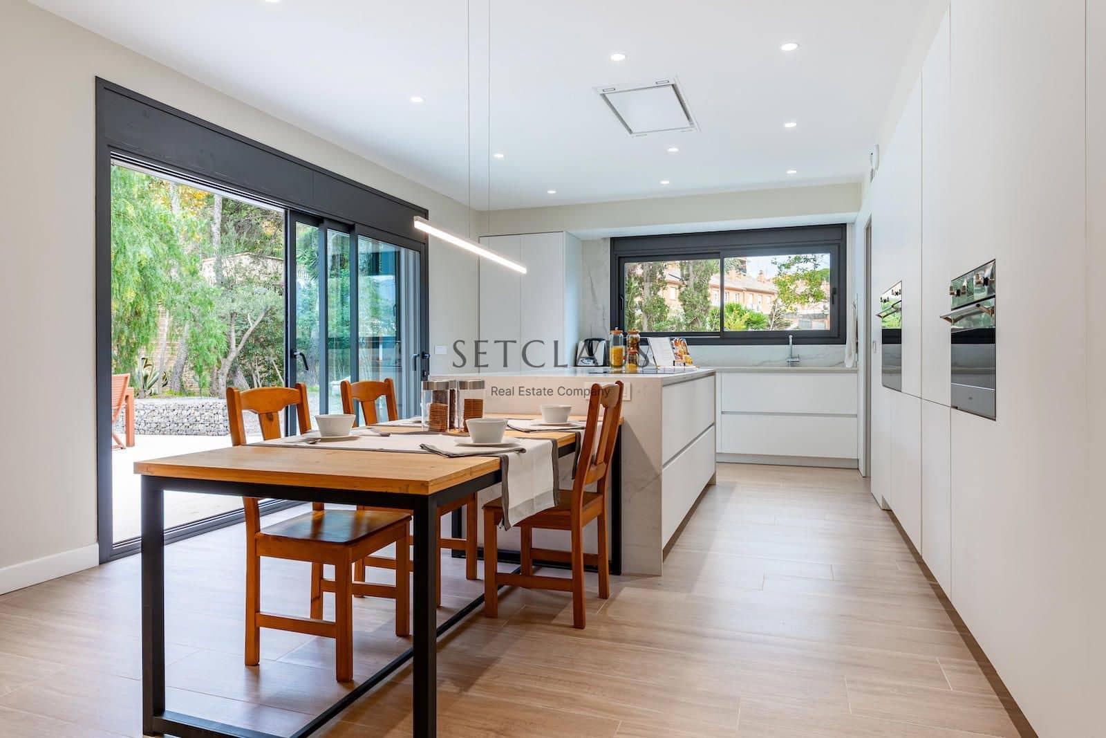 4 soveværelse Villa til salg i Tiana med swimmingpool - € 1.900.000 (Ref: 8649022)