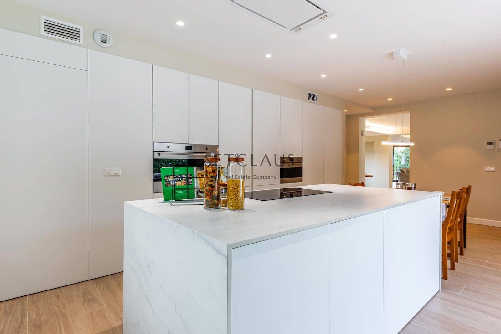 4 soveværelse Villa til salg i Tiana med swimmingpool - € 1.900.000 (Ref: 8649022)