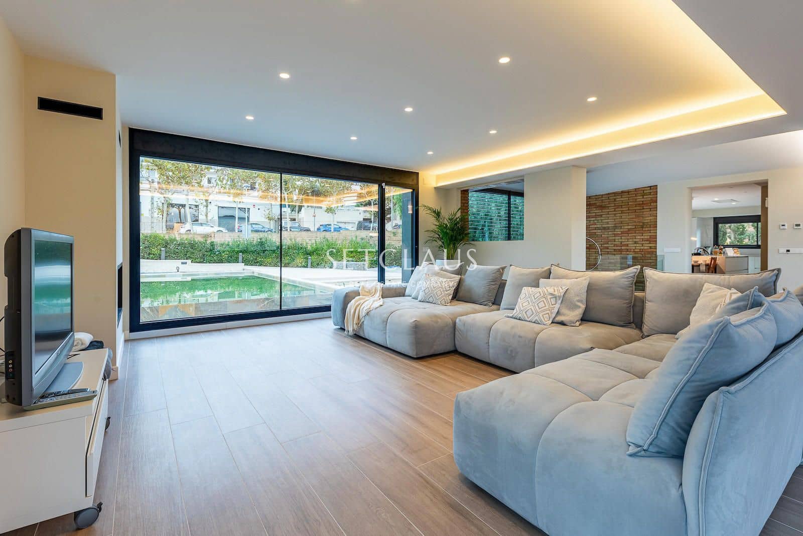 4 slaapkamer Villa te koop in Tiana met zwembad - € 1.900.000 (Ref: 8649022)