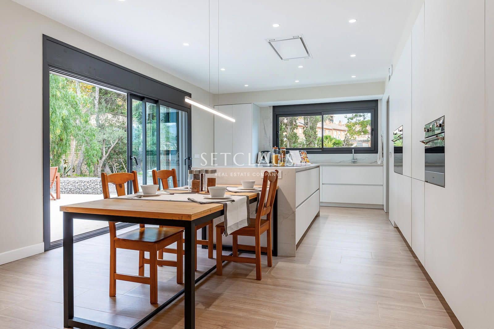 4 slaapkamer Villa te koop in Tiana met zwembad - € 1.900.000 (Ref: 8649022)