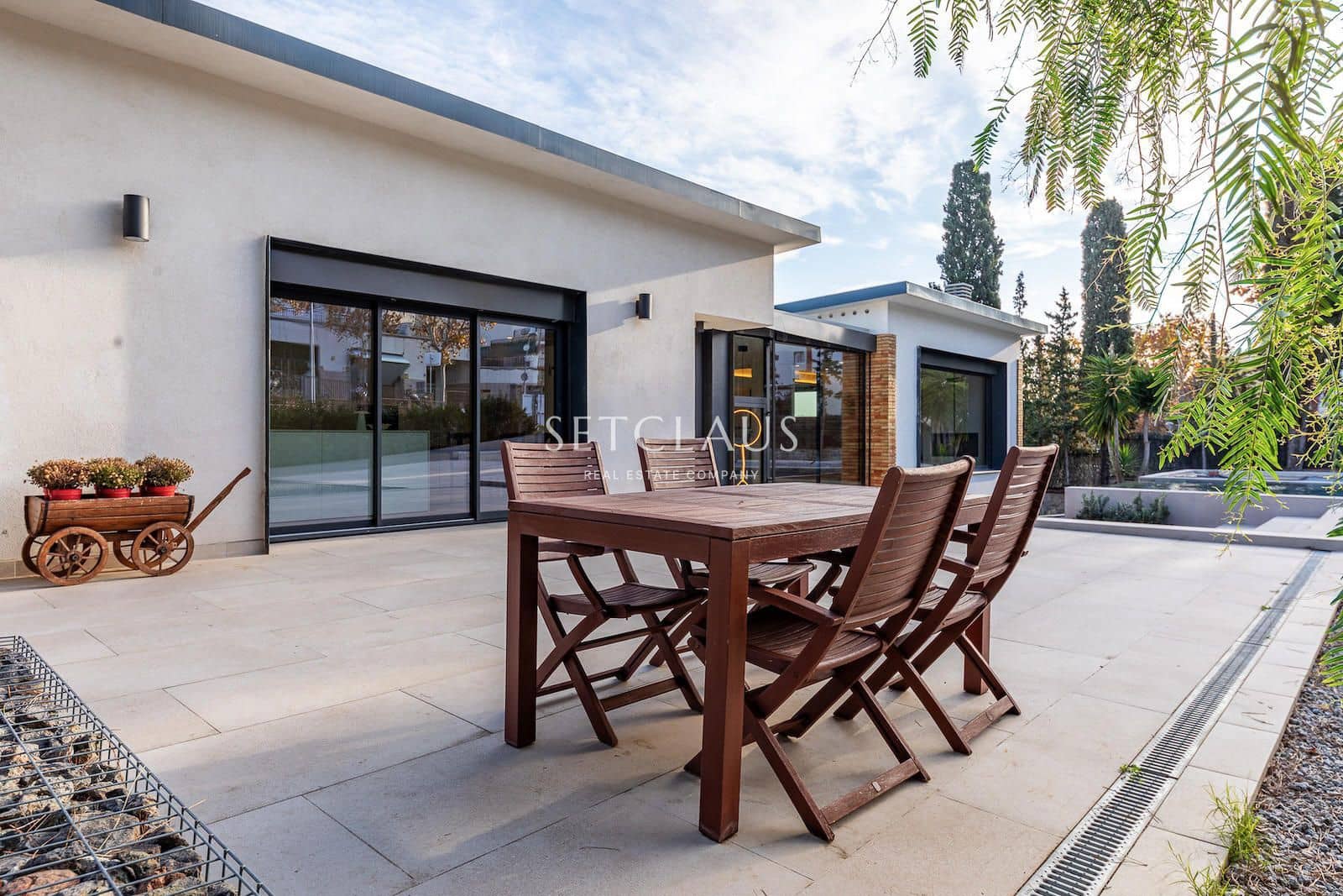 4 slaapkamer Villa te koop in Tiana met zwembad - € 1.900.000 (Ref: 8649022)