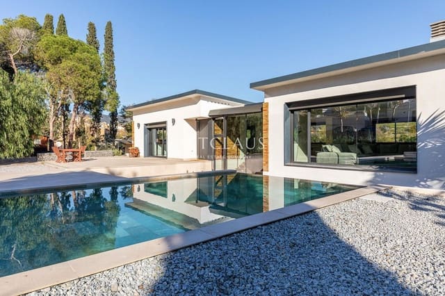 4 bedroom Villa for sale in Tiana with pool - € 1,900,000 (Ref: 8649022)