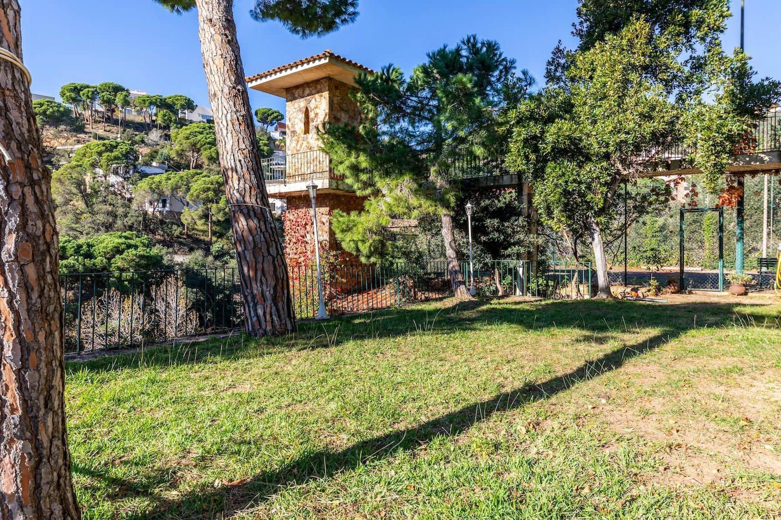 5 quarto Moradia para venda em Lloret de Mar com piscina garagem - 1 350 000 € (Ref: 8677125)