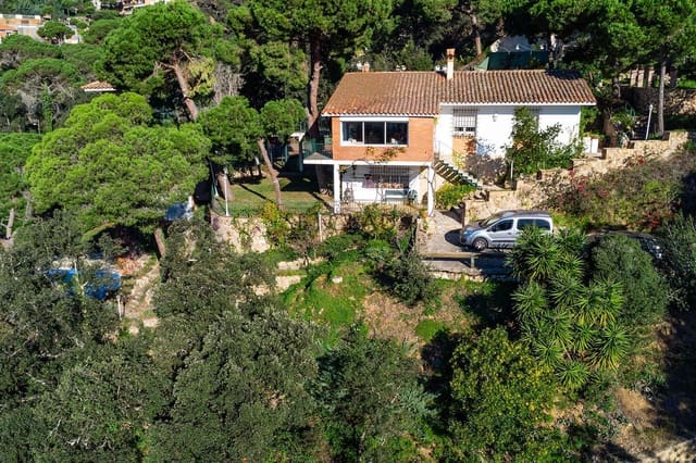 5 slaapkamer Villa te koop in Canyelles, Lloret de Mar met zwembad garage - € 1.350.000 (Ref: 8677125)