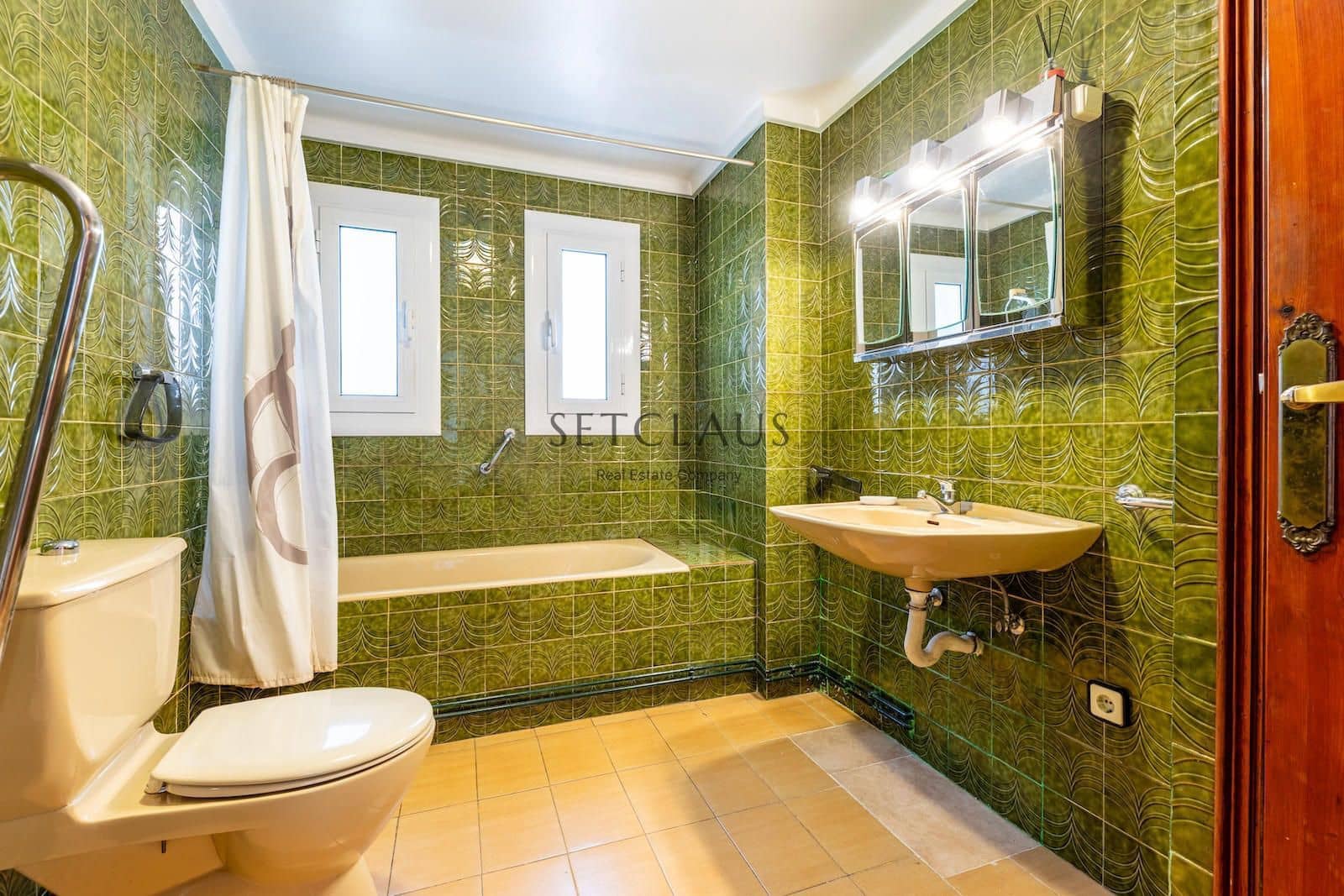 5 soveværelse Villa til salg i Premia de Dalt med swimmingpool garage - € 870.000 (Ref: 8700515)