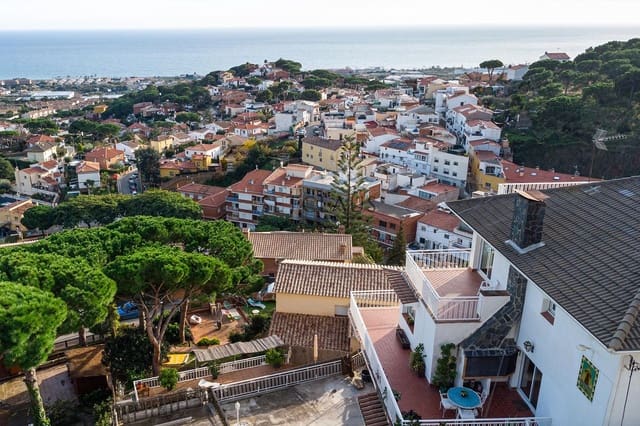 5 soveværelse Villa til salg i Premià de Dalt med swimmingpool garage - € 870.000 (Ref: 8700515)