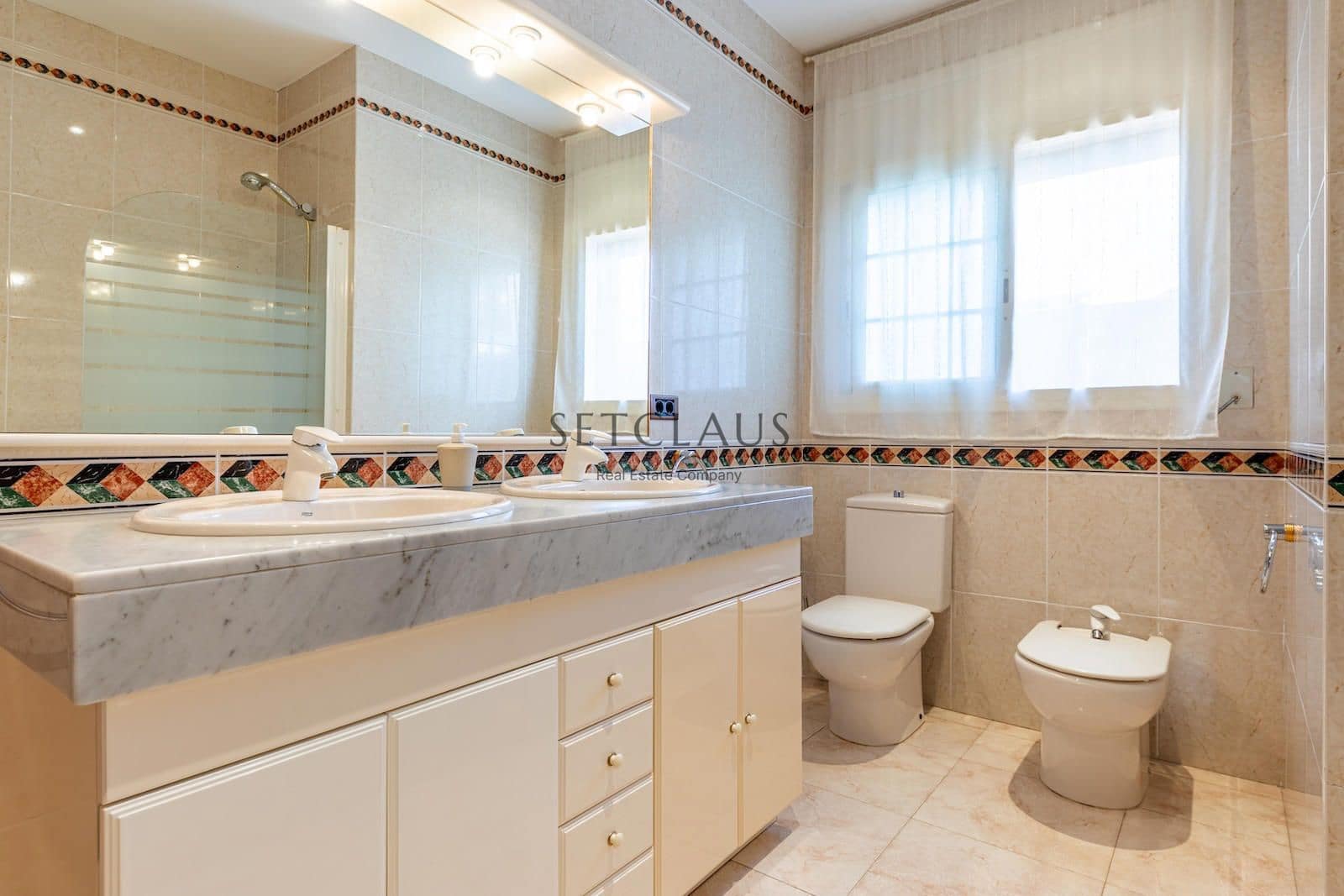 5 soveværelse Villa til salg i Premia de Mar med swimmingpool garage - € 820.000 (Ref: 8734879)