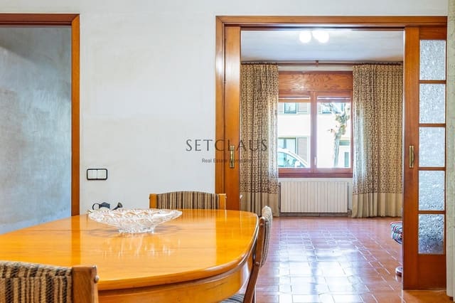 4 soverom Villa til salgs i Vilassar de Mar med garasje - € 570 000 (Ref: 8785662)