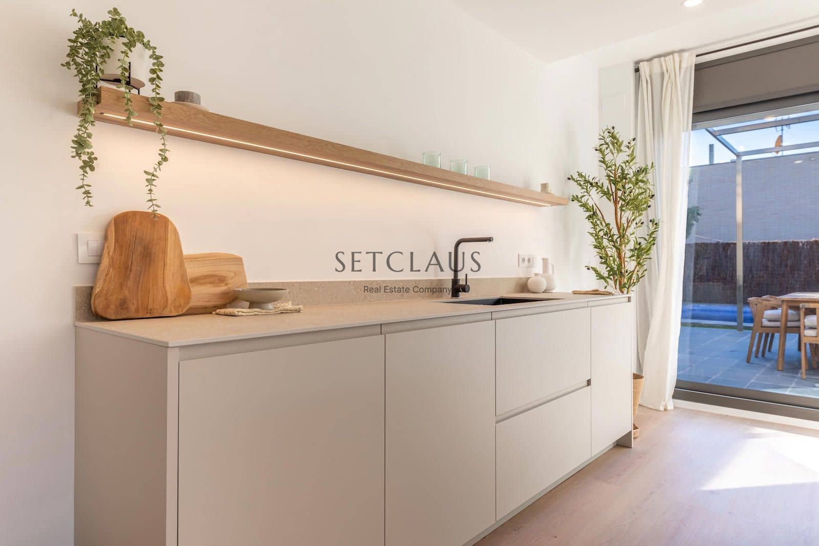 4 soveværelse Villa til salg i Alella med swimmingpool garage - € 1.090.000 (Ref: 8803856)