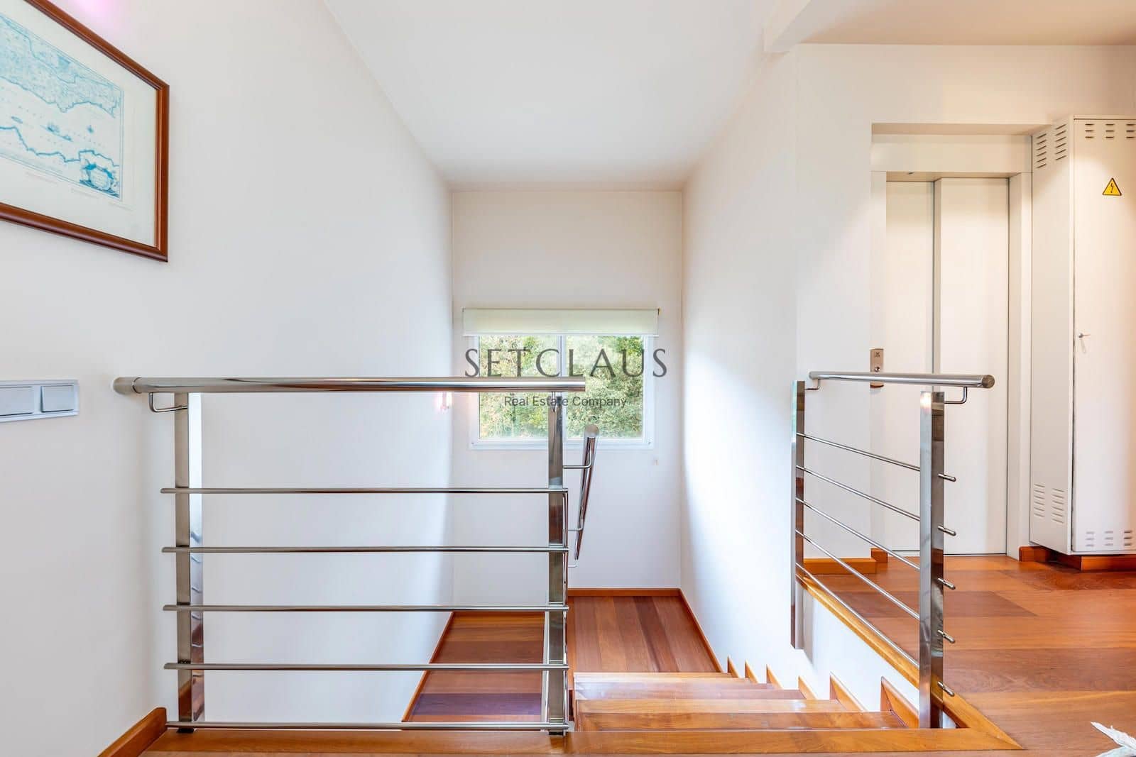 7 soverom Villa til salgs i Vallromanes med svømmebasseng garasje - € 1 900 000 (Ref: 8815055)